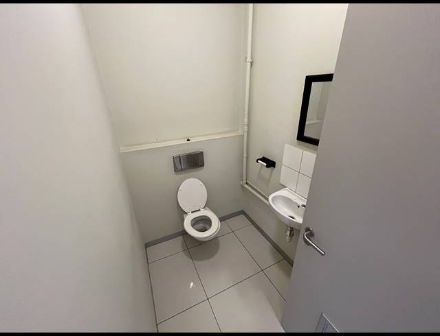 209M² BUSINESS TO LET IN MILNERTON CENTRAL